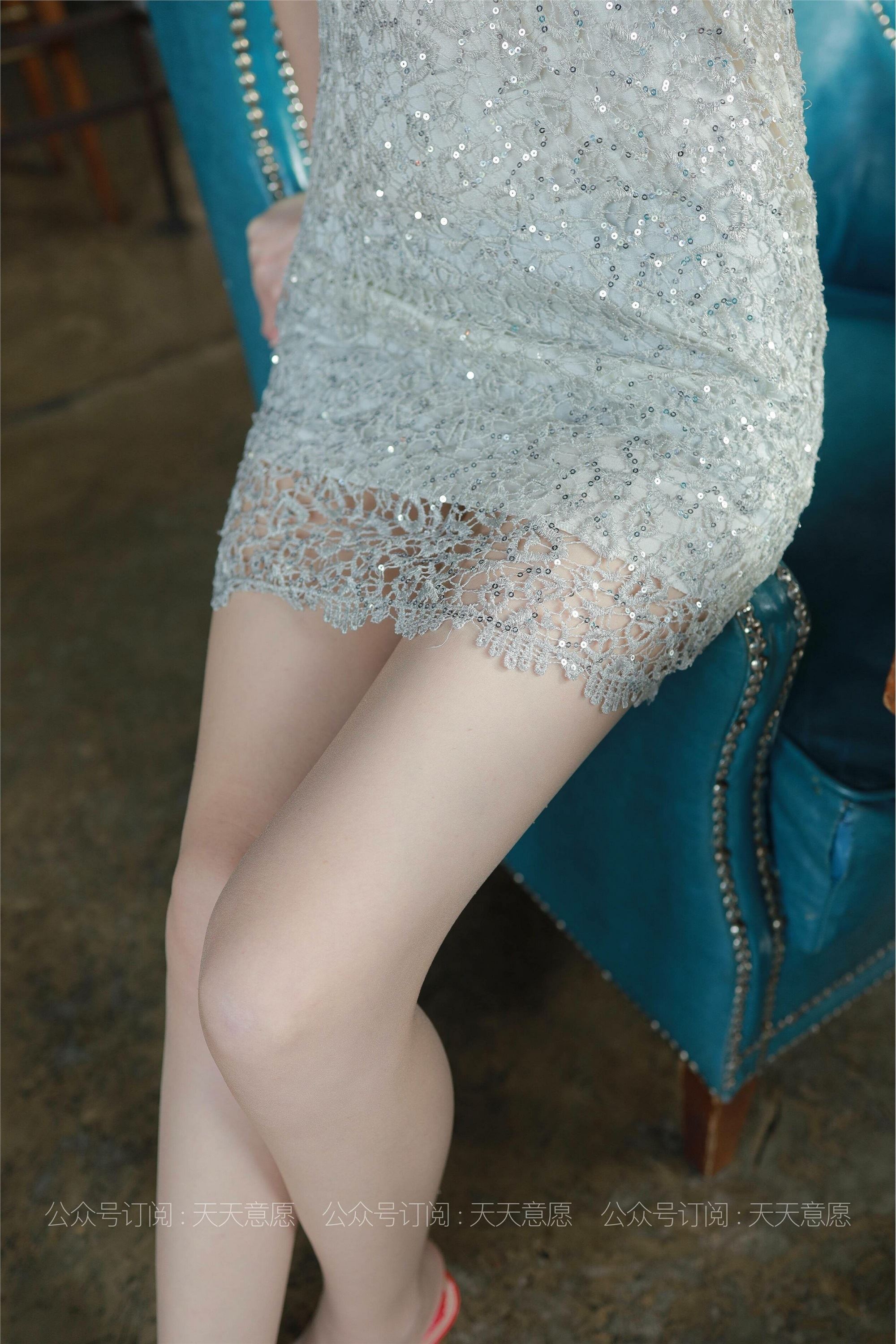 IESS异思趣向  模特：九妹《咖啡配红跟》